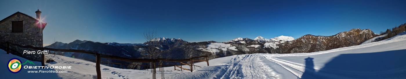 23 Panoramica dalla baita 'Medile'.jpg